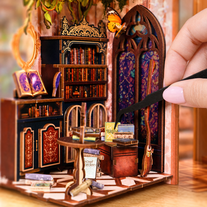 Magic Chamber Book Nook - Lubiwood UK